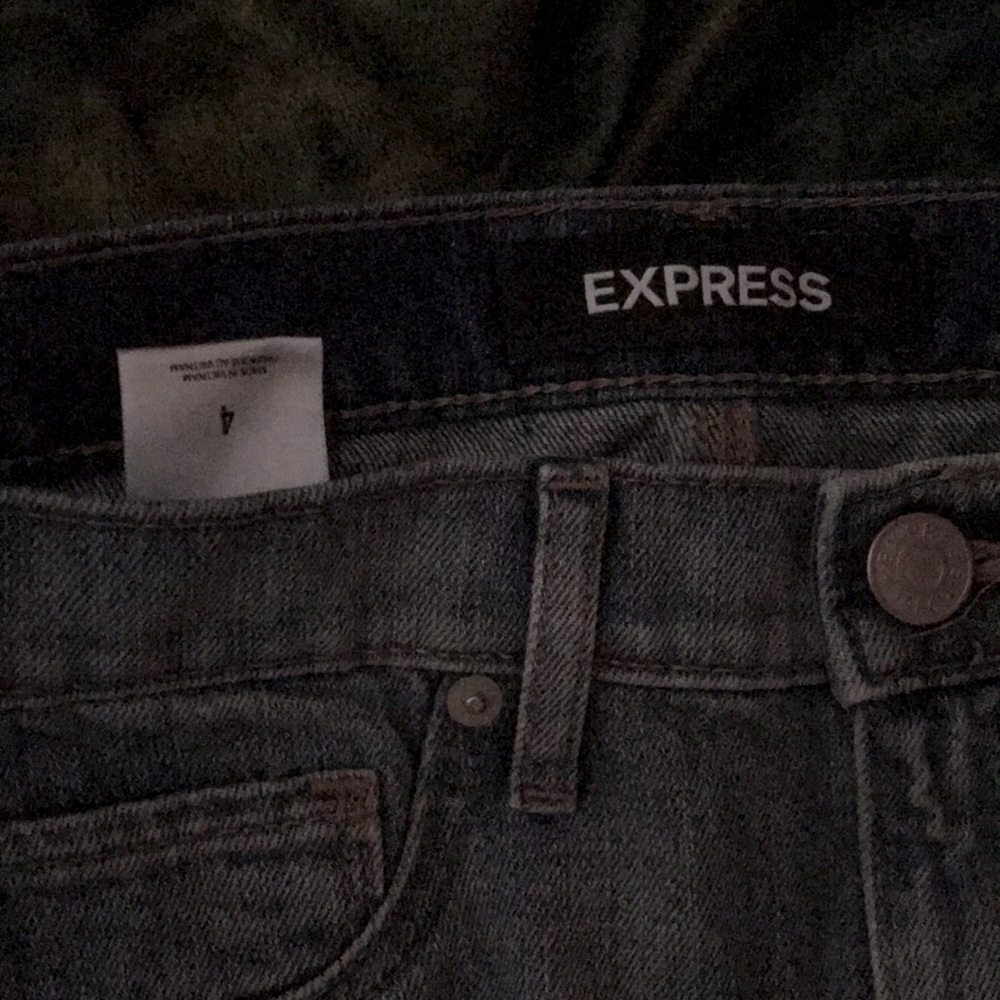 Distressed enim boho embroidered floral mini skirt - Picture 3 of 10